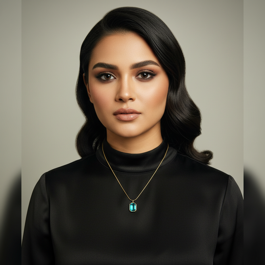 Emerald Glow Pendant Necklace