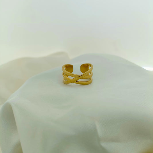 Intersecting Adjustable Ring