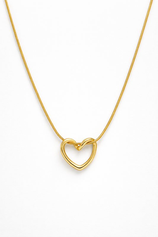 Minimal Heart Pendant Necklace