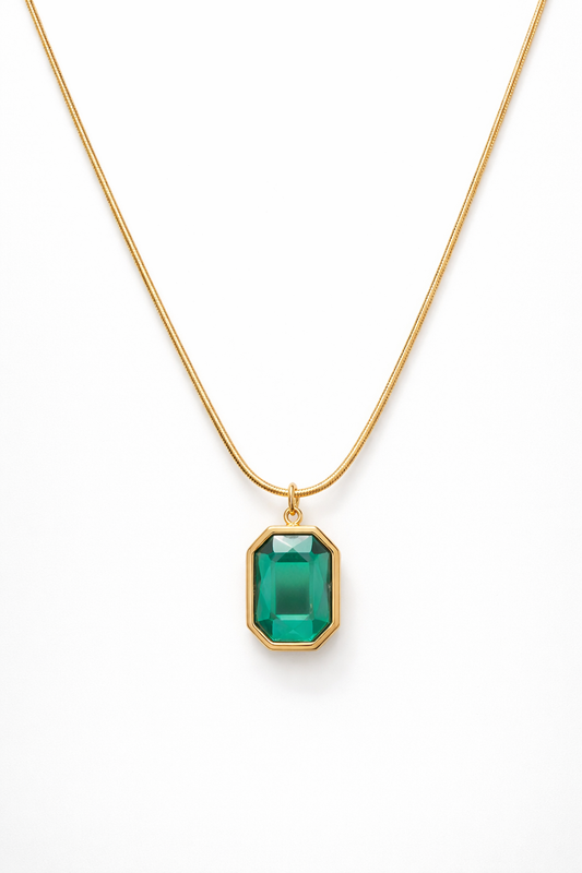 Emerald Glow Pendant Necklace