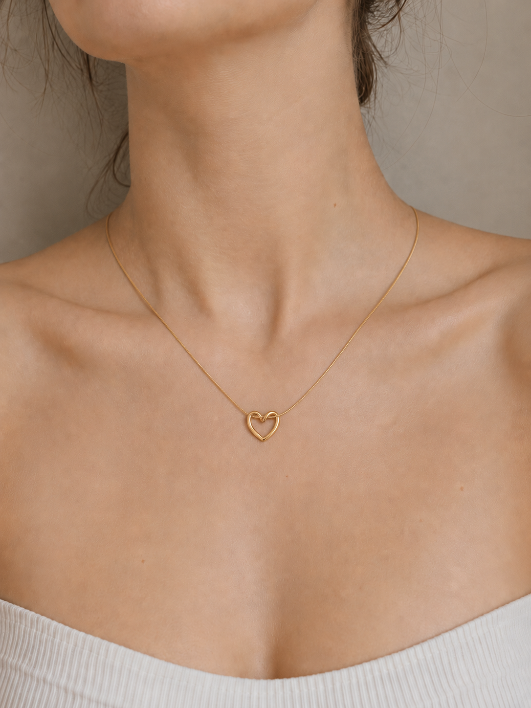 Minimal Heart Pendant Necklace