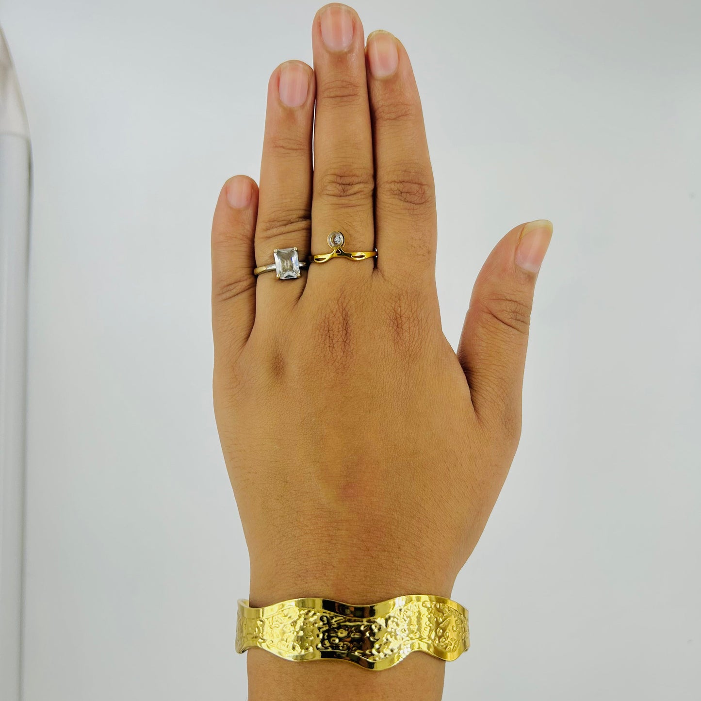 Golden Wave Edge Adjustable Bracelet