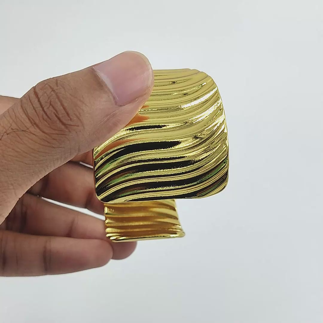 Golden Ripple Anti-Tarnish Adjustable Bracelet