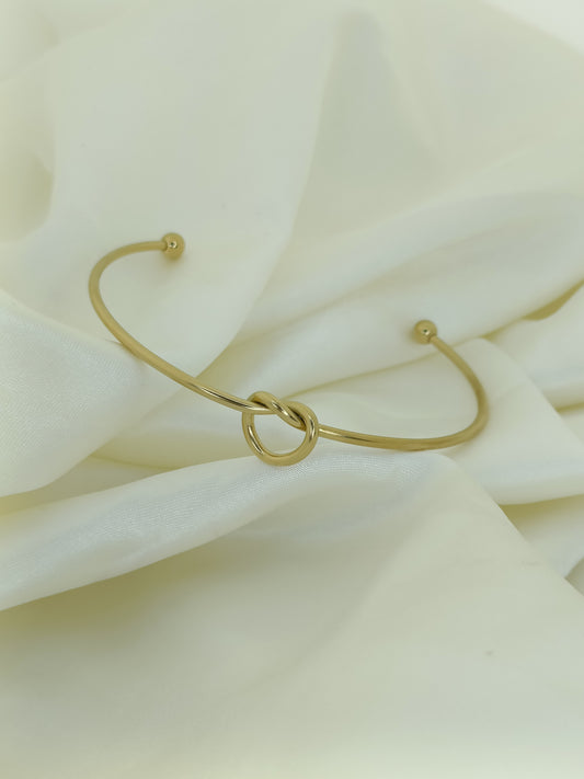 Minimal Knot Heart Adjustable Bracelet